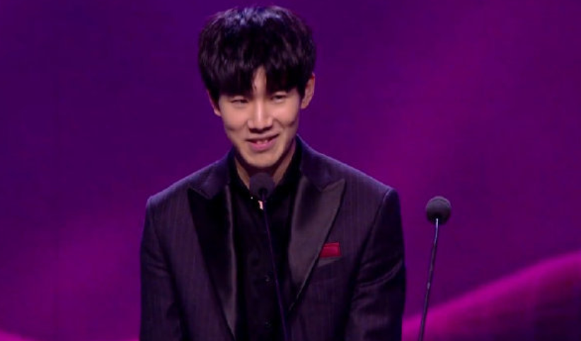 OMG赛后返图 shanji赛场怒吼咆哮！赛后Able与山鸡对视而笑