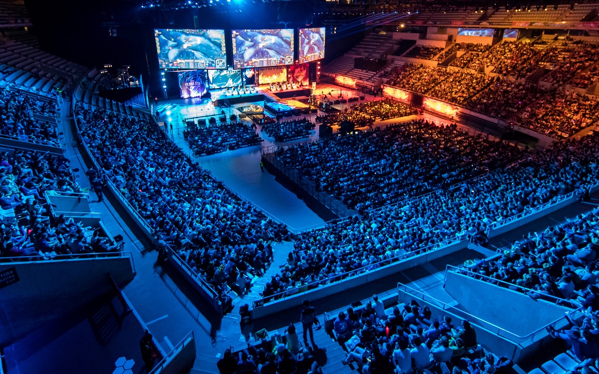 LCK官方发布Faker各项纪录：唯一一位世界赛四冠王