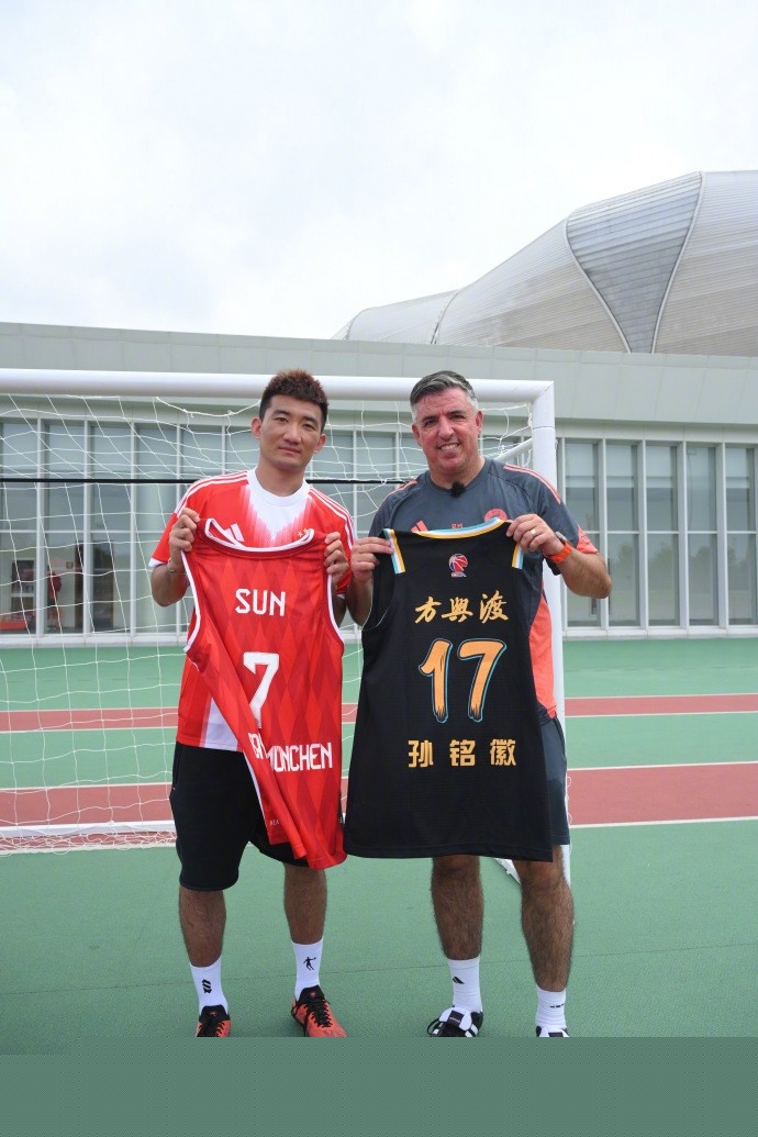 LGD Club 官方宣布：韩国上单选手 Lu Taiyun 在谈判后正式离队！